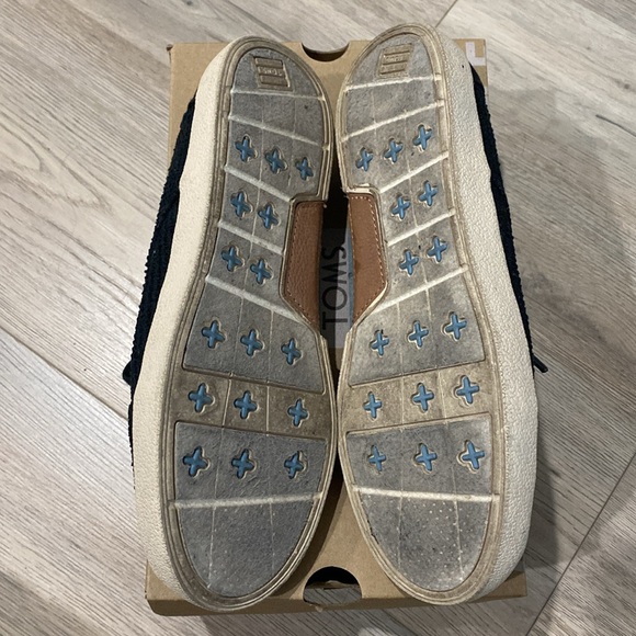 TOMS Sneakers - Picture 8 of 9